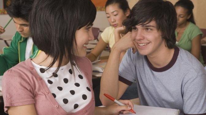 How do young guys attract girls?