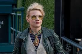 Does anyone else think Kate McKinnon is ridiculously attractive? 
