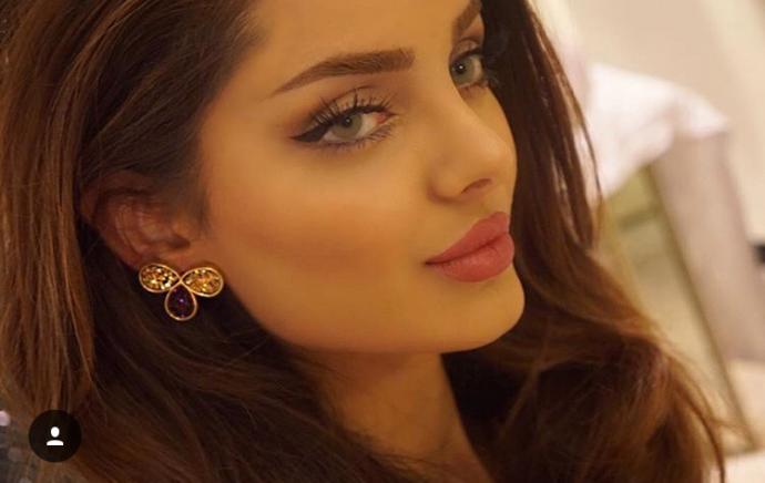 Guys what r your opinions on girls wearing colored contacts?