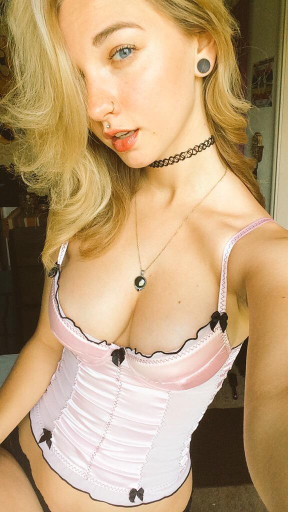 What are your thoughts on choker necklaces and why?