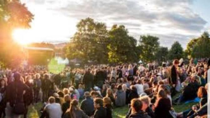Girlfriends puts festivals over relationship?