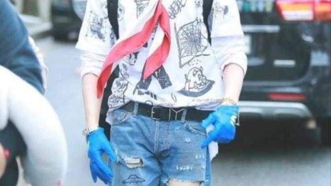 Am I the only one who finds him attractive?