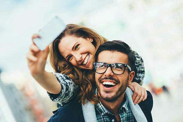 Girls, Do you always take a selfie with your date in the first date?
