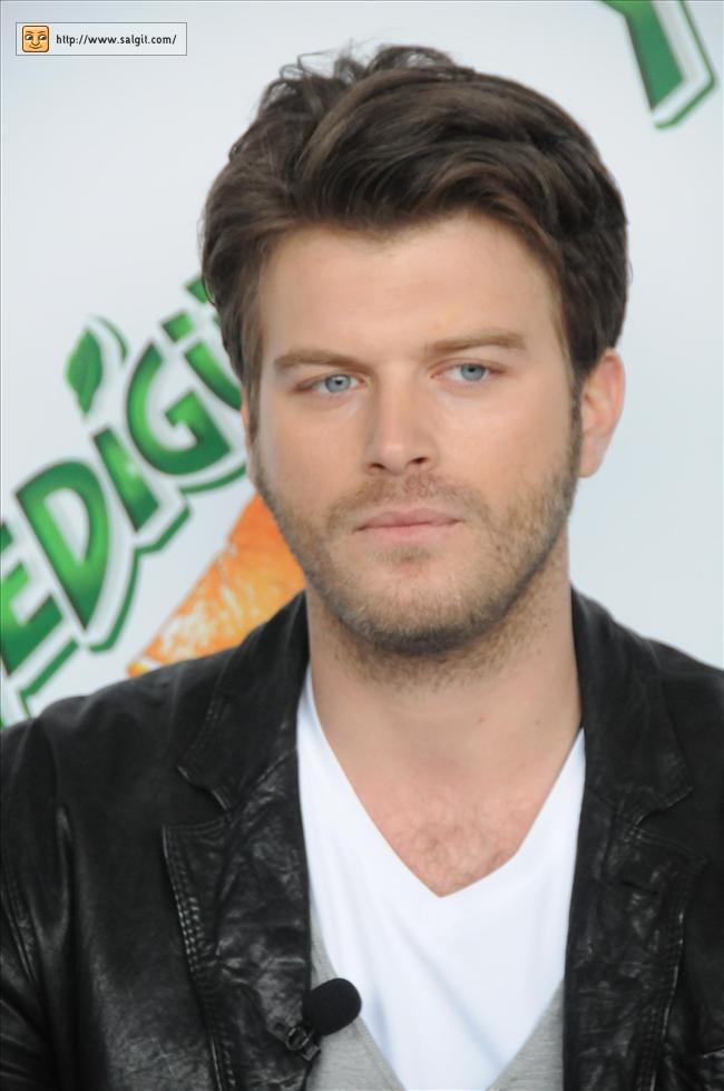 Girls, Do you think Kivanc Tatlitug aka Turkish Brad Pitt is freaking hot?