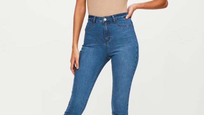 Guys, what do you think of high-waisted pants and shorts on girls?