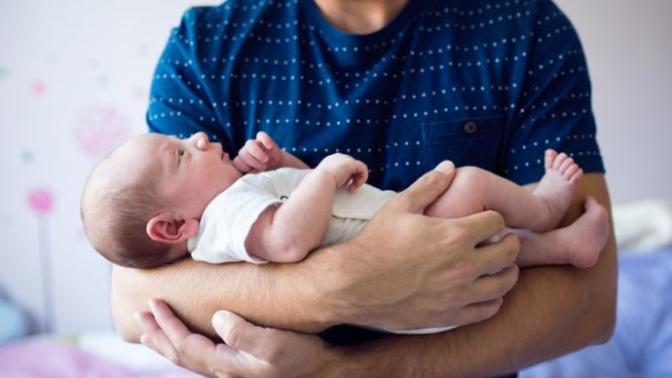 Should single mother's be legally forced to give the father's name on birth certificate?