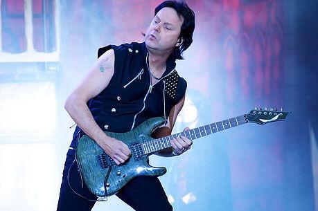 Whos the best guitarist?