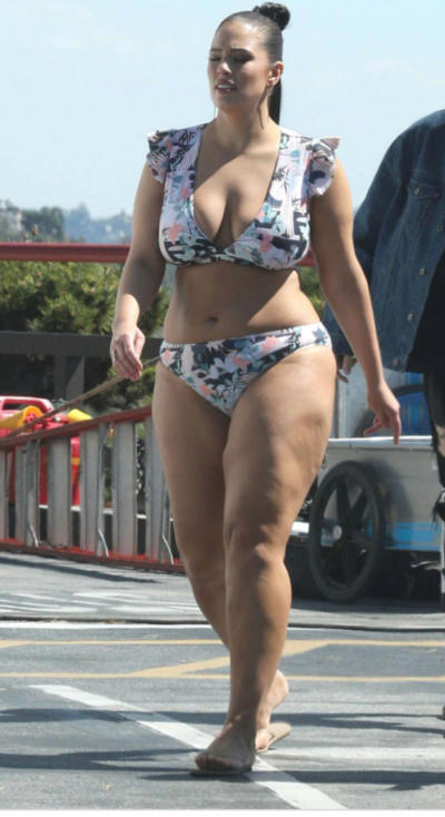 Should people as big as Ashley Graham have to purchase two seats in airplanes, buses and trains?