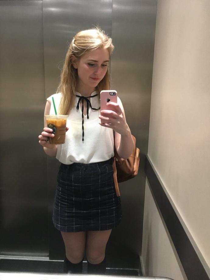 Do you find ashtonbirdie (young Youtuber who posts political commentary videos, more conservative-leaning) attractive?