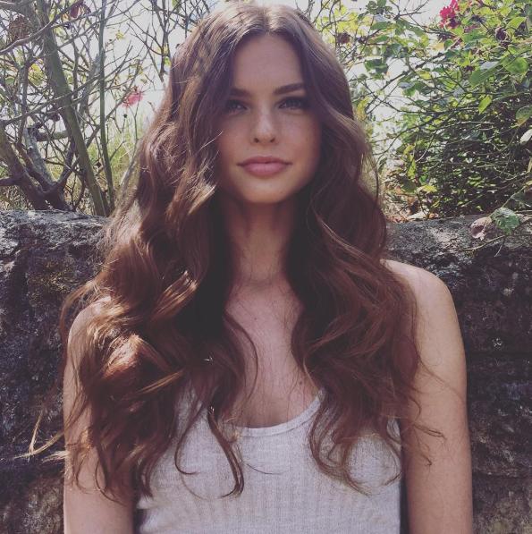 Guys, what’s the sexiest hairstyle for a (white) girl with long brown hair?