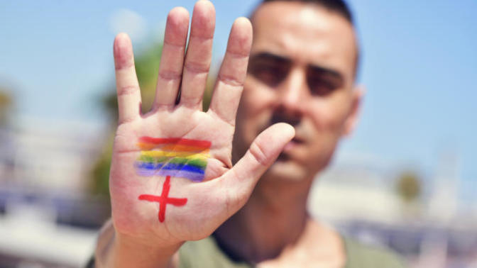 Do women find a bisexual man more or less appealing than a 100% straight guy?