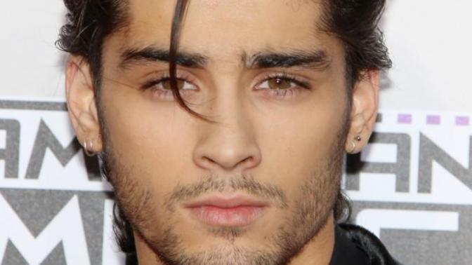 Girls, does zayn malik face has sexual appeal?