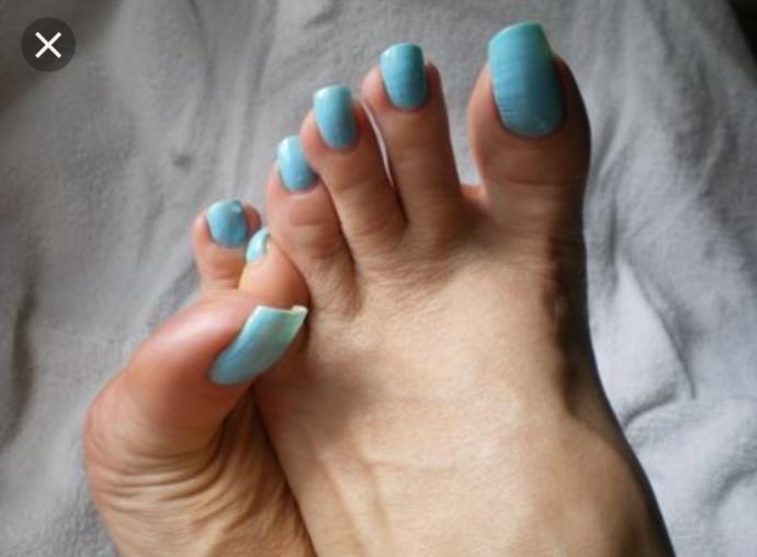Long toenails: Hot or not?