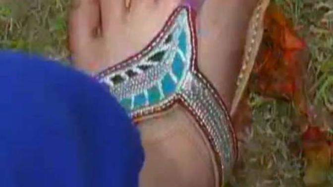 Long toenails: Hot or not?