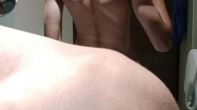 Do you think there are some back muscles noticiable?