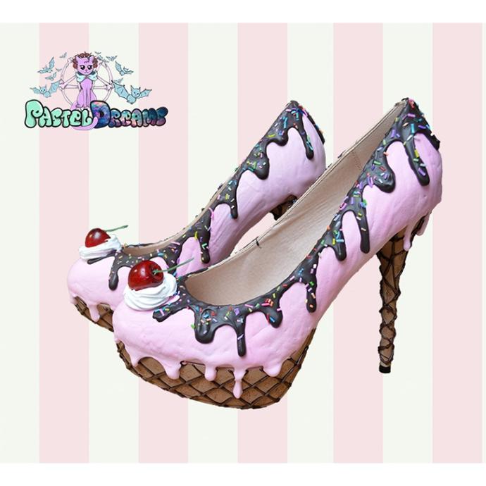 Girls, How far can you walk in a pair of heels?