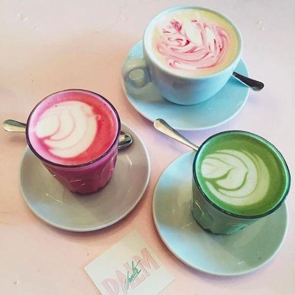 Based on these three pictures, is this cafe nice?