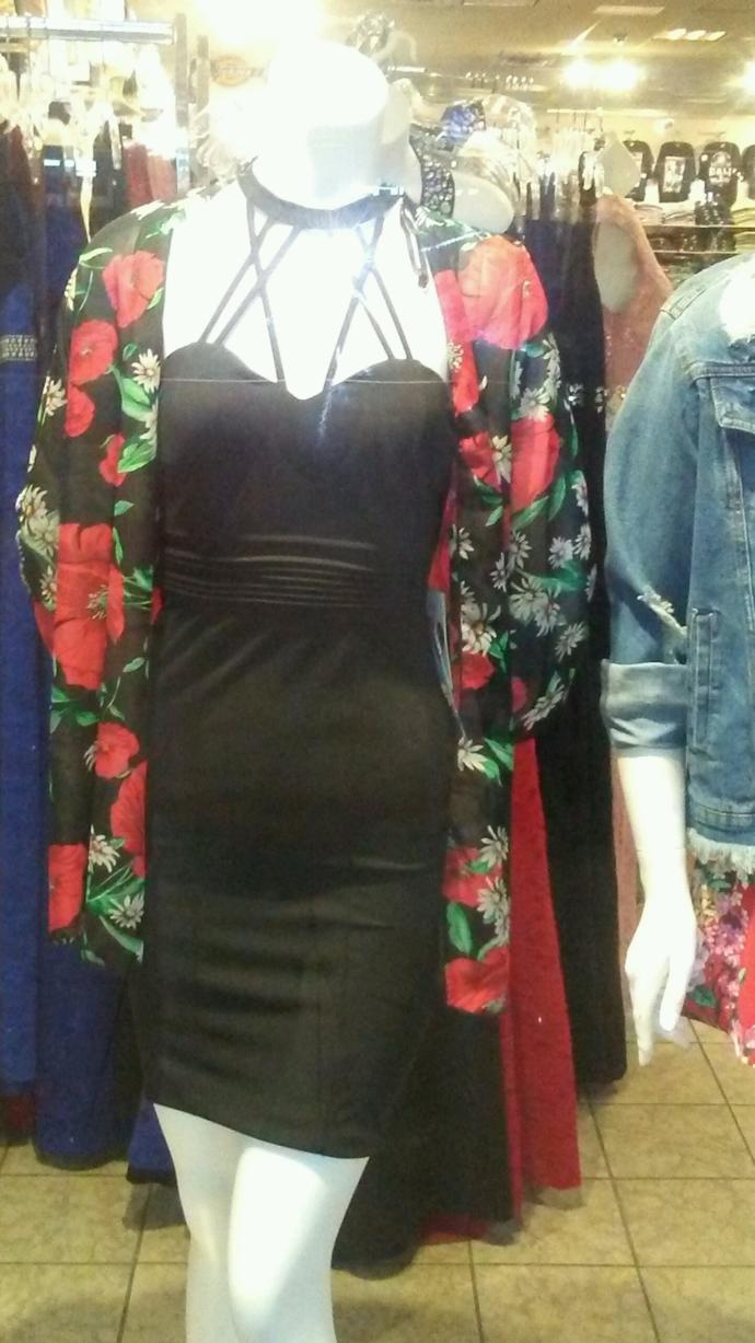 Which summer outfit is better for a date night?
