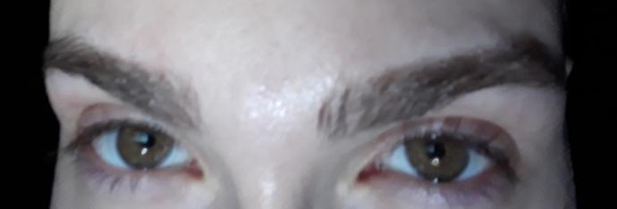Im eye make up beginner! whats my eye shape?