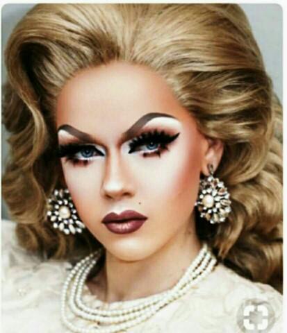 Women's makeup vs. Drag Queens makeup?