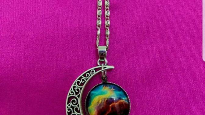 Does this necklace look like a gay symbol?