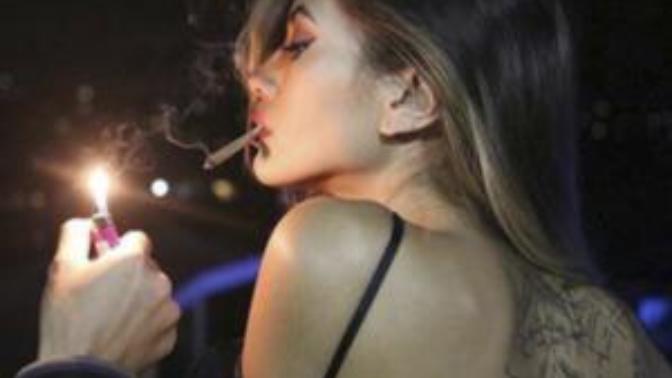 Describe the kinds of girls that you can't stand?