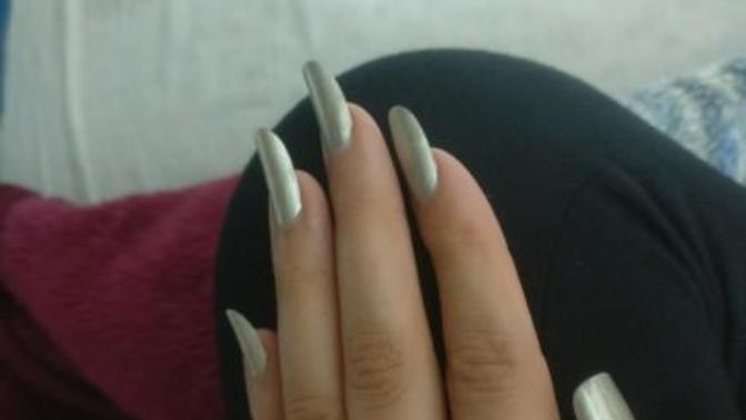Long nails or short nails?