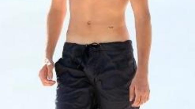 Girls, when it comes to guys, do you prefer skinny, dad bod or muscular body?