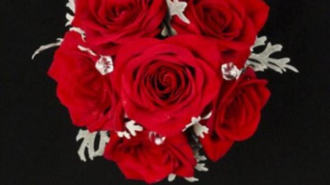 Does guys like to get roses/flowers too?