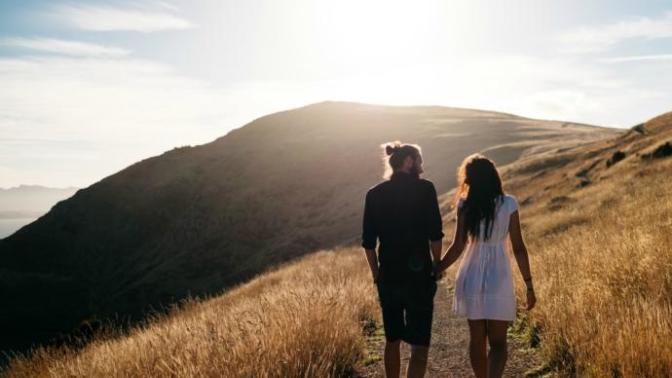 Any tips on how to be a good girlfriend? What makes men happy and satisfied in relationships?