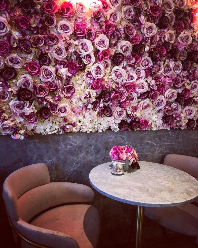 Found the pictures online. a good hangout idea this cafe in central London?
