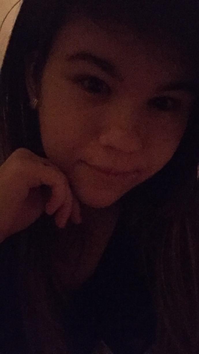 Am I ugly without makeup? Rate me 1-10 pls?