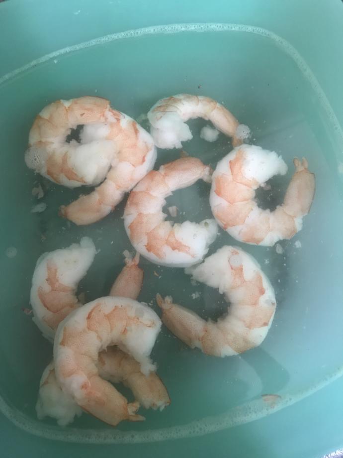 How many pounds is in 9 prawns?