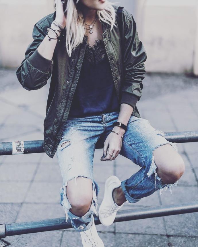 Do you find it attractive when a woman wears mainly/only casual clothing?