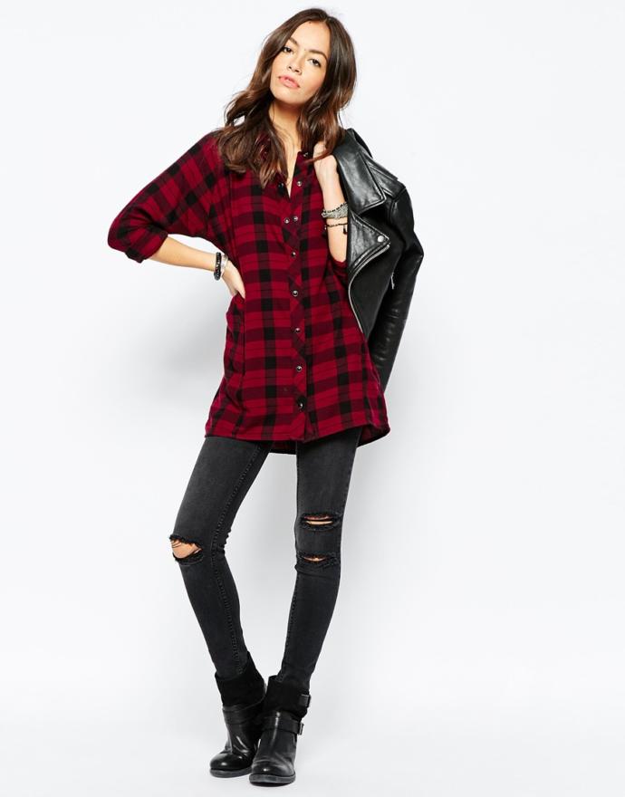 Do you find it attractive when a woman wears mainly/only casual clothing?