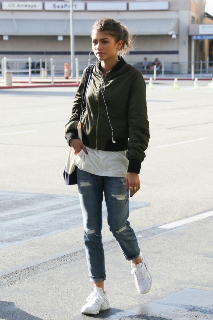 Do you find it attractive when a woman wears mainly/only casual clothing?