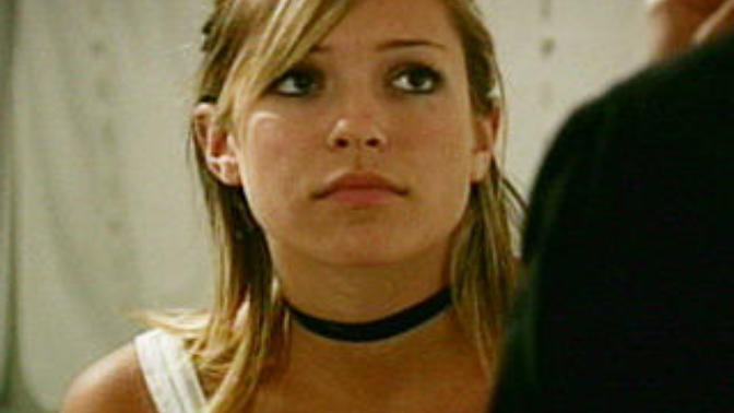 Girls, what's it like wearing a choker all day?