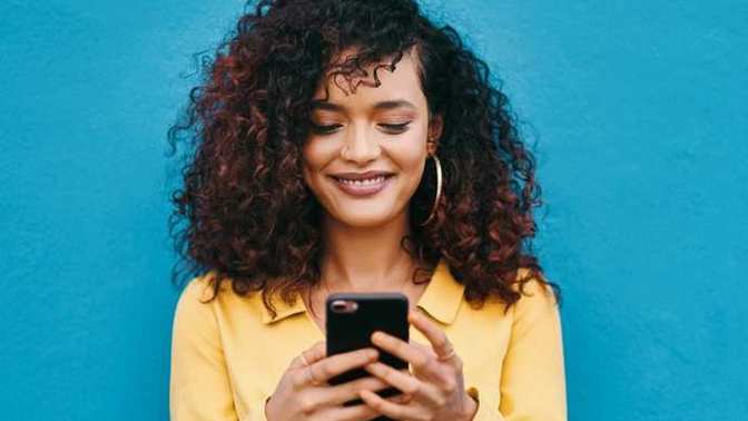 How can I flirt with a guy over text?