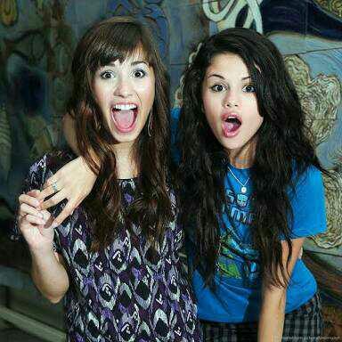 Who is prettier? Demi Lovato or Selena Gomez?