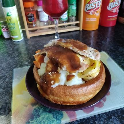 How many of you independent warriors AKA live alone Singleton's still go all out in making yourself a Sunday roast?