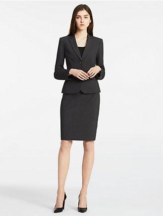 Do you find it ttractive when women wear business clothes?