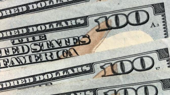 Should guys who post pictures of money on their social media not complain about gold diggers?