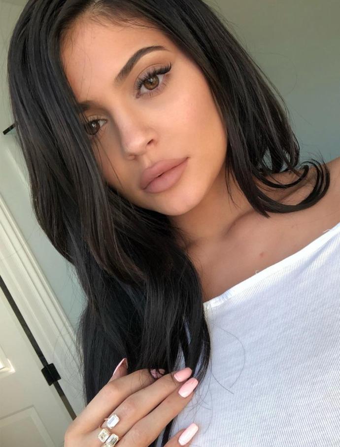 Out of these female celebrities, which is the prettiest?