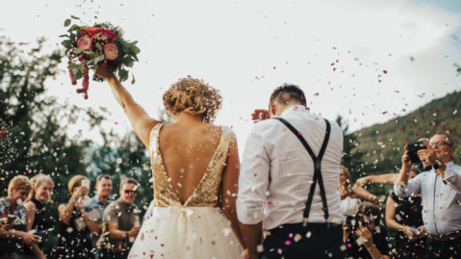 How long should a couple date before marriage?