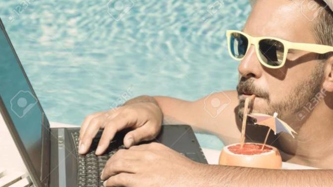 Is it feminine for men to use straws?