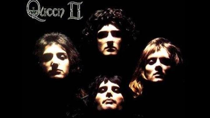 Is Freddie Mercury Wearing Makeup?