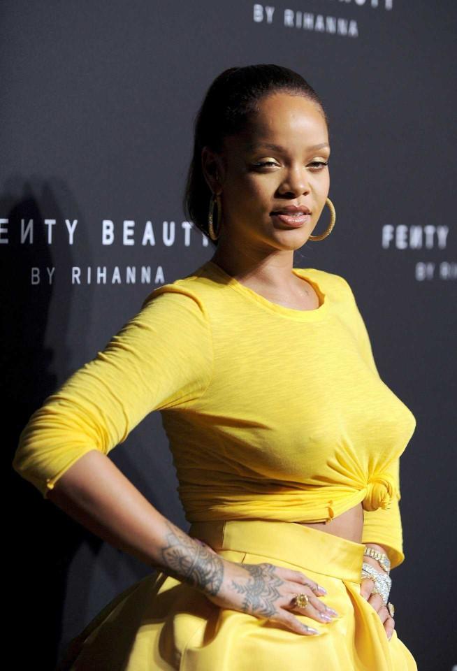 Skinny vs curvy rihanna?