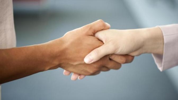 Do you introduce your self when you handshake?