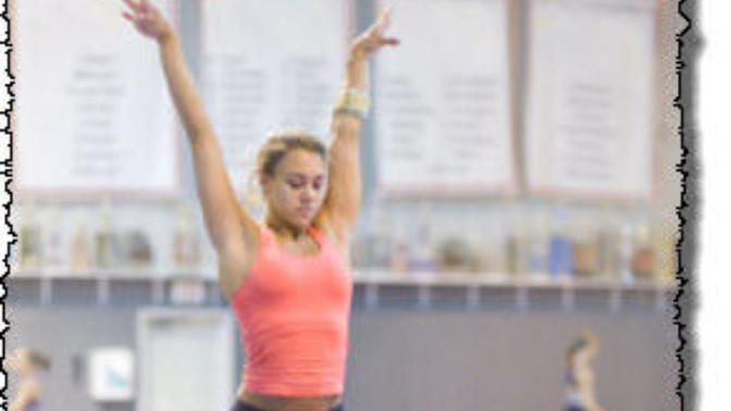 Gymnast vs Cheerleader: Who do you think would have more advantages in a street fight judging by what they both do in training?