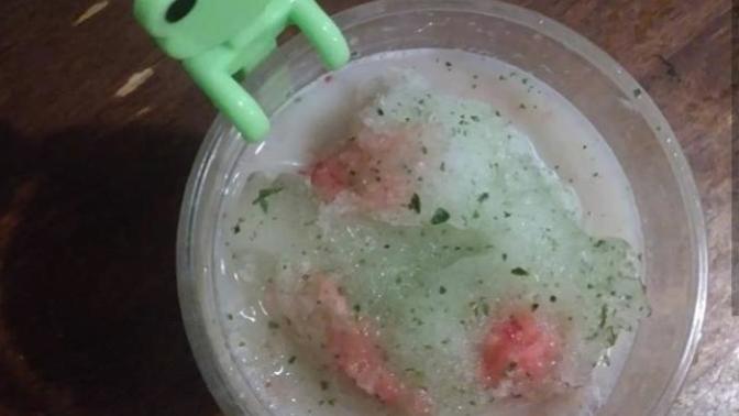 Does this look like a frog face in icy?